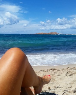 Lucilla Agosti feet photo thumbnail