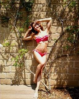 Lucilla Agosti feet photo thumbnail