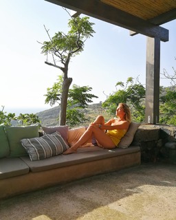 Lucilla Agosti feet photo thumbnail