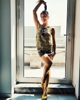 Lucilla Agosti feet photo thumbnail