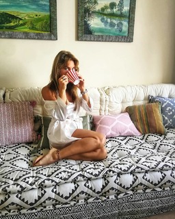 Lucilla Agosti feet photo thumbnail