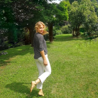 Lucilla Agosti feet photo thumbnail