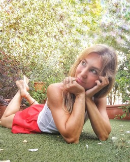 Lucilla Agosti feet photo thumbnail