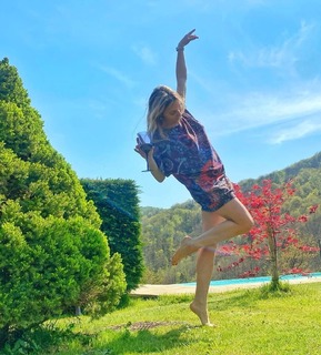 Lucilla Agosti feet photo thumbnail