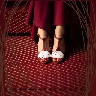 Lucilla Agosti feet photo thumbnail