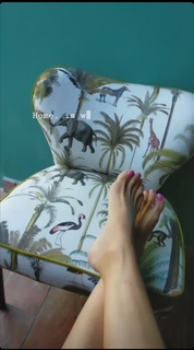 Lucilla Agosti feet photo thumbnail