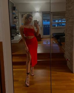 Lucrezia Lando feet photo 11