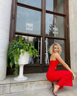 Lucrezia Lando feet photo 3