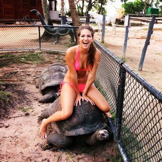 Lucy Aragon feet photo thumbnail