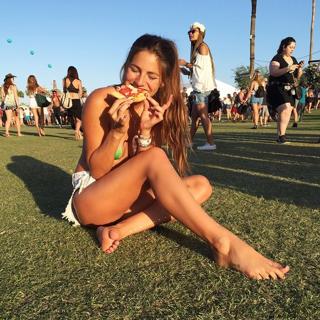 Lucy Aragon feet photo thumbnail