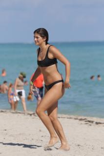 Lucy Aragon feet photo thumbnail