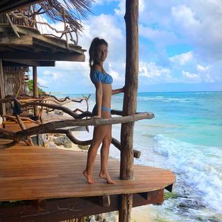 Lucy Aragon feet photo thumbnail