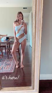 Lucy Aragon feet photo thumbnail