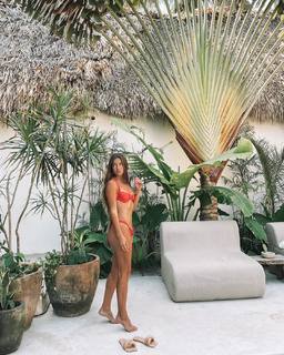 Lucy Aragon feet photo thumbnail