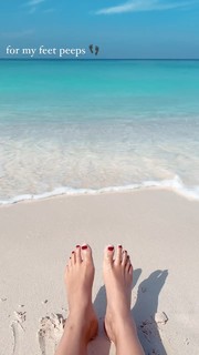 Lucy Aragon feet photo thumbnail