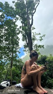 Lucy Aragon feet photo thumbnail