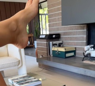 Lucy Aragon feet photo thumbnail