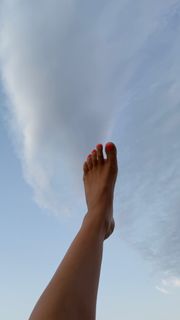 Lucy Aragon feet photo thumbnail