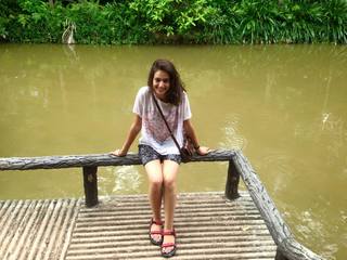 Lucy Ayoub feet photo 2