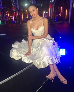 Lucy Ayoub feet photo 1