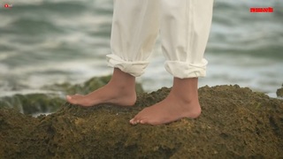 Lucy Ayoub feet photo 16