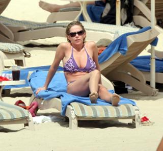 Lucy Benjamin feet photo 16