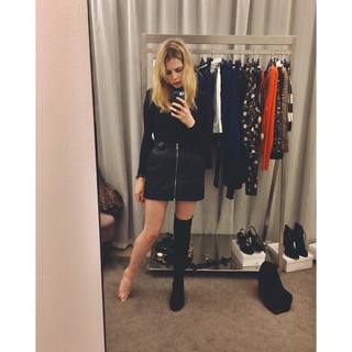 Lucy Boynton feet photo thumbnail