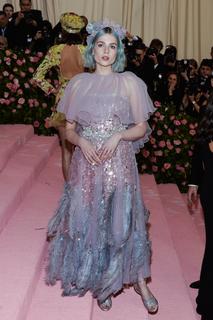 Lucy Boynton feet photo thumbnail