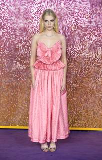 Lucy Boynton feet photo thumbnail