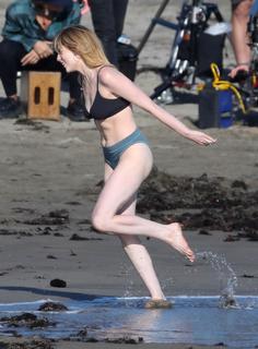 Lucy Boynton feet photo thumbnail