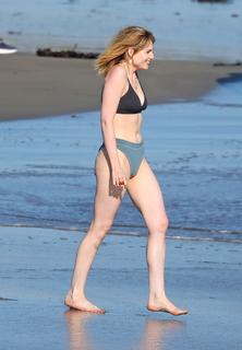 Lucy Boynton feet photo thumbnail