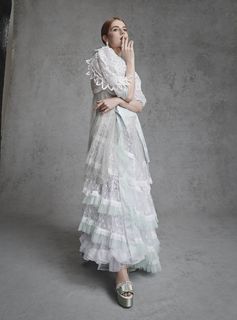 Lucy Boynton feet photo thumbnail