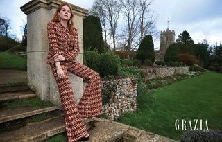 Lucy Boynton feet photo thumbnail