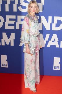 Lucy Boynton feet photo thumbnail