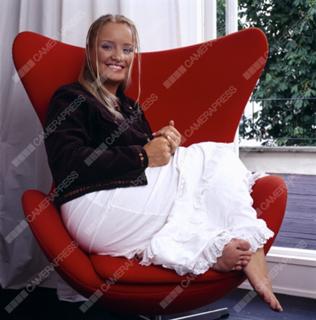 Lucy Davis feet photo 15