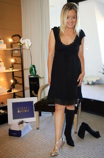 Lucy Davis feet photo 12