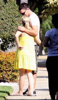 Lucy Davis feet photo 5