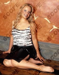 Lucy Davis feet photo 16