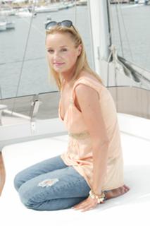 Lucy Davis feet photo 1