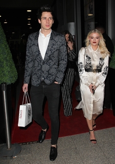 Lucy Fallon feet photo thumbnail