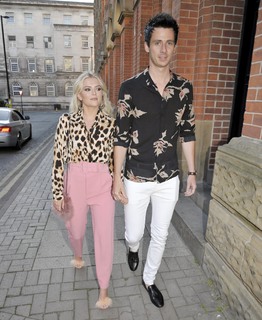 Lucy Fallon feet photo thumbnail