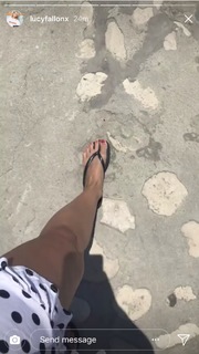 Lucy Fallon feet photo thumbnail