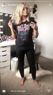 Lucy Fallon feet photo thumbnail