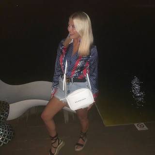 Lucy Fallon feet photo thumbnail