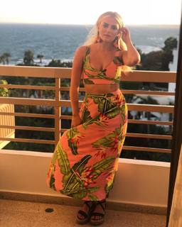 Lucy Fallon feet photo thumbnail