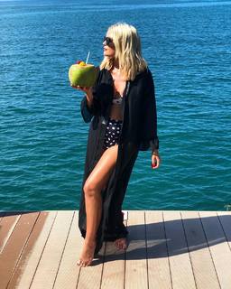 Lucy Fallon feet photo thumbnail