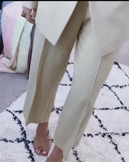 Lucy Fallon feet photo thumbnail