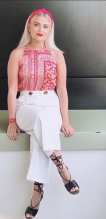 Lucy Fallon feet photo thumbnail