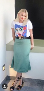 Lucy Fallon feet photo thumbnail