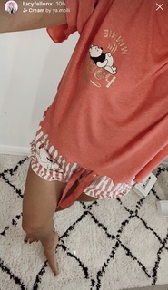 Lucy Fallon feet photo thumbnail